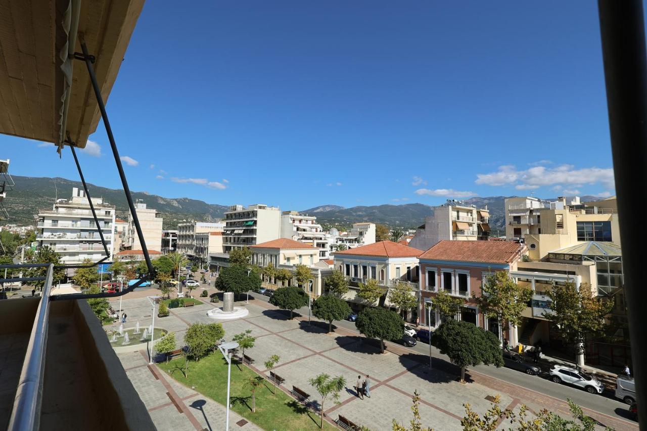Spacious View Of Central Square Kalamata Esterno foto