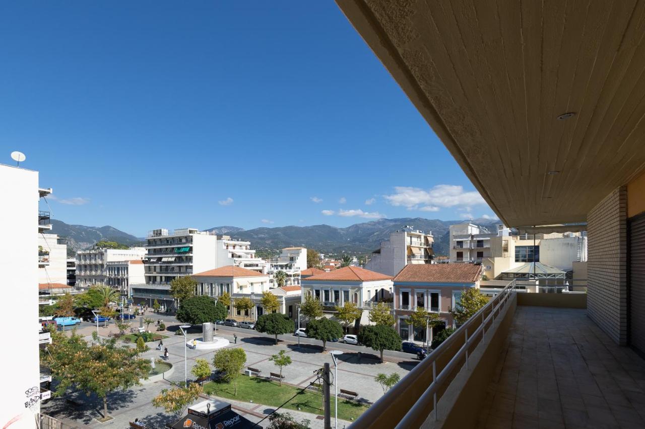 Spacious View Of Central Square Kalamata Esterno foto